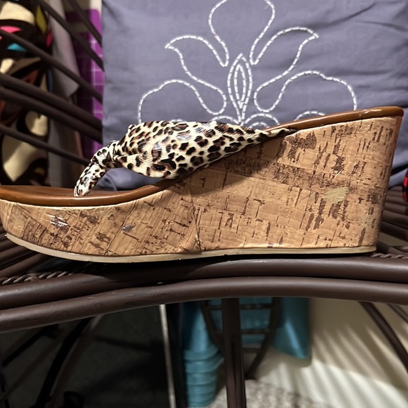 XOXO Leopard Print Sandals Sz 8 - Picture 7 of 9